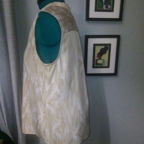 Chico’s Abstract Print Sleeveless Blouse Sz 2 - Picture 6 of 13
